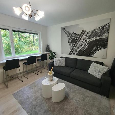Close To The Metro And The Beach!!! With A View Of The Scandinavian Forest Stockholm Bagian luar foto